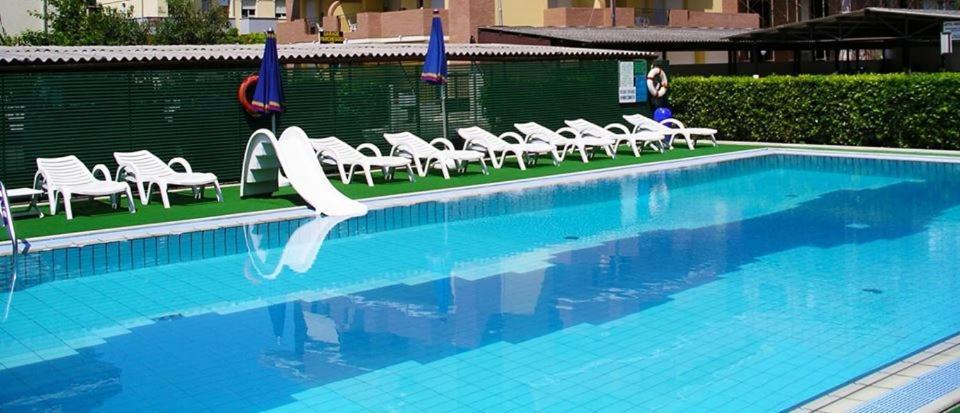 Hotel Boston Alba Adriatica Dış mekan fotoğraf