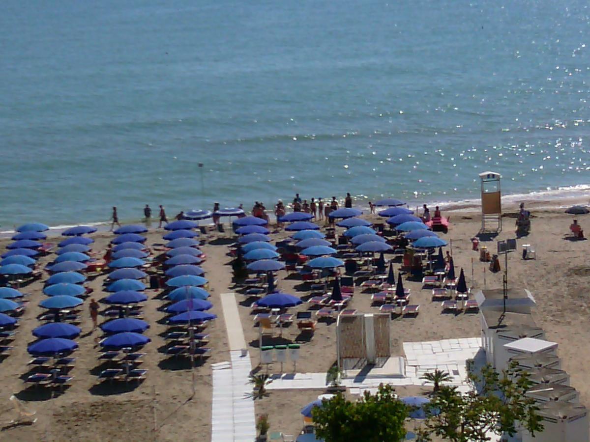 Hotel Boston Alba Adriatica Dış mekan fotoğraf