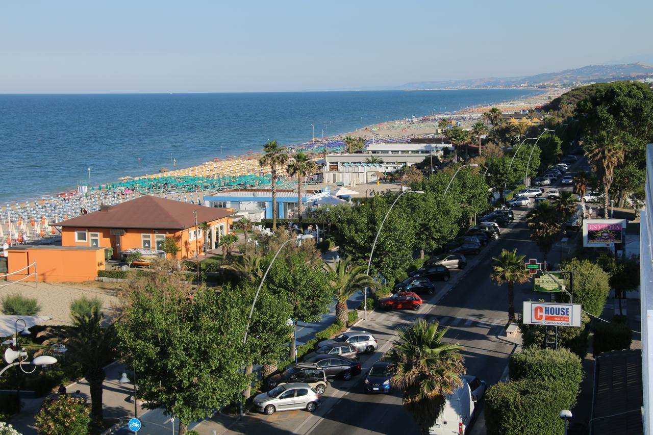 Hotel Boston Alba Adriatica Dış mekan fotoğraf